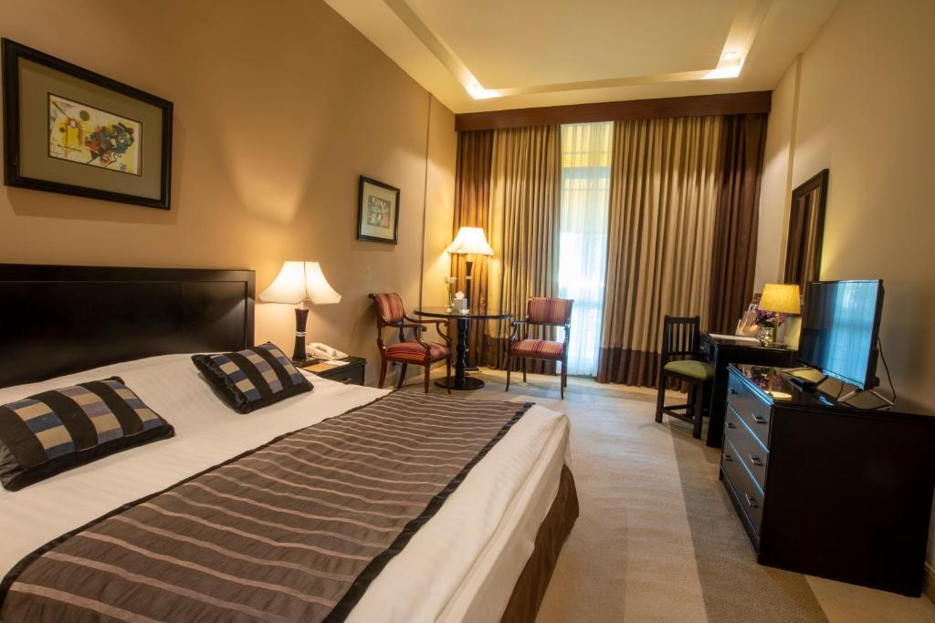 Century Park Hotel Amman Extérieur photo